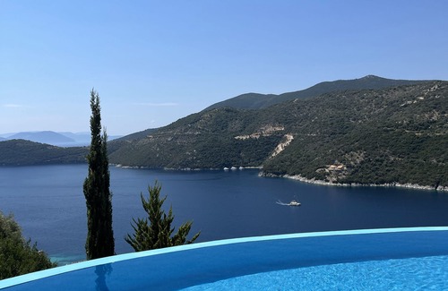 Mikros Gialos Villa | Magnificent sea view villa 5 minutes from the beach