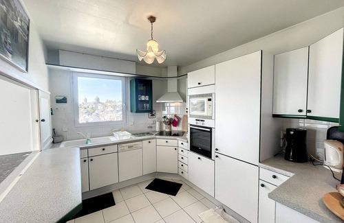 Granville Apartment | Magnificent seaside apartment with parking and Wi-Fi in Granville