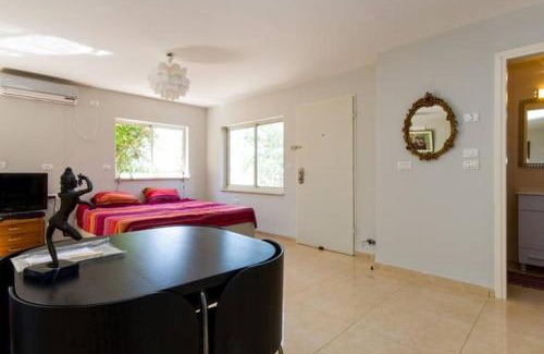 Zikhron Ya'aqov Apartment | Magnificent studio in Zichron yaakov sea view and garden
