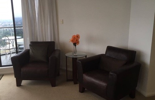 St. Leonards Apartment | MAGNIFICENT SUB PENTHOUSE