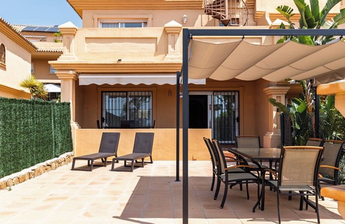 Buenas Noches House | Magnificent townhouse, close to two towns, hospital and bus stop.