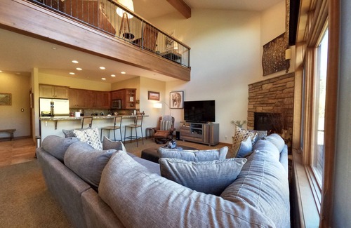 Purgatory House | Magnificent Townhome! Epic Mountain Views! 2 Miles to Purgatory Heated Pool !
