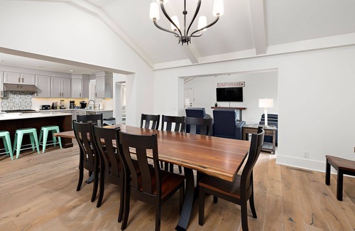 East Beach House | Magnificent Family East Beach Escape! Private Pool, Short Walk To Beach