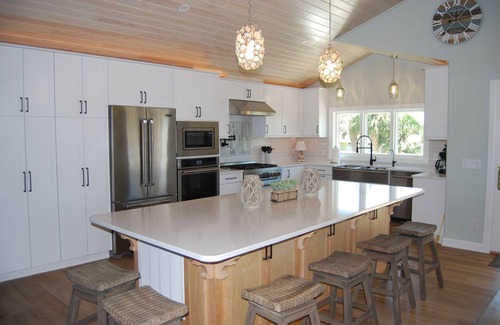 Shell Island House | Magnificent sound front home with captivating water views
