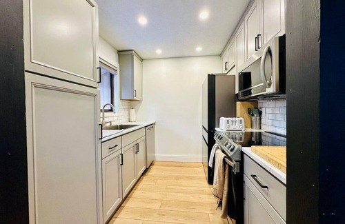 Bromley Mountain House | Magnificent VIEWS at this Bromley Peru House!