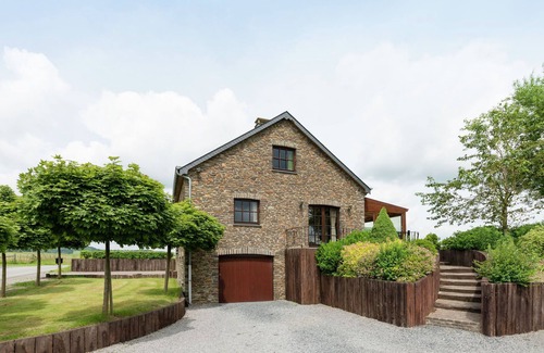 Brisy Villa | Magnificent Villa in Brisy with Sauna Roofed