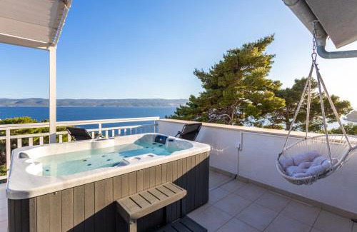 Medici Villa | Magnificent Villa with Pool, Hot Tub, Sea View, Sauna