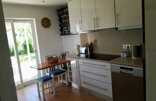 Carvalhal Villa | Magnificent villa with garden next to the beach