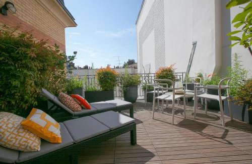 Champs-Elysees Apartment | Magnificient 2 Bedrooms with terrace next to champs-elysées - PC62B