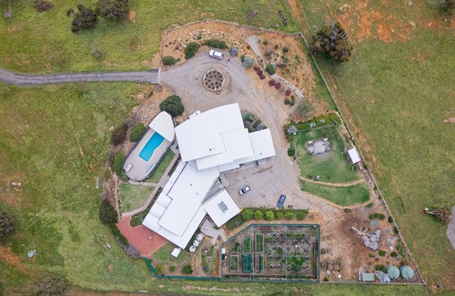 Baskerville House | Magnificient Four Bedroom Home, Amazing Views