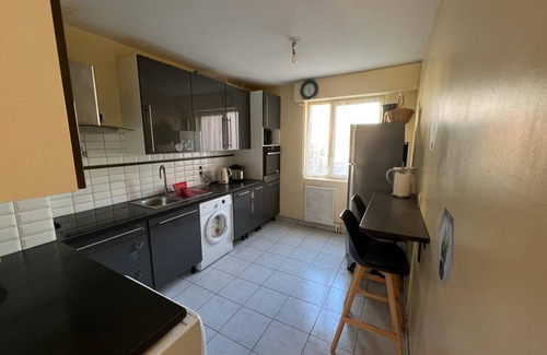 Les Epinettes Apartment | Magnifique Appartement de 90m2 Avec Jardin Situé à Evry