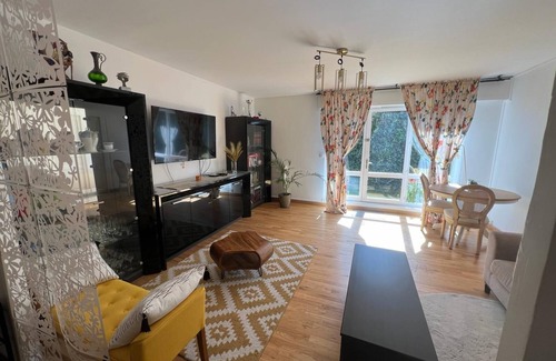 Les Epinettes Apartment | Magnifique Appartement de 90m2 Avec Jardin Situé à Evry