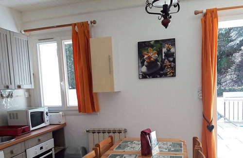 Greoux-les-Bains House | Magnifique Appartement T2: Rez de Jardin