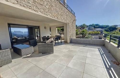 Alata Apartment | Magnifique appartement au calme avec vue panoramique