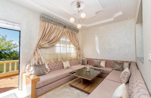 Mnar House | Magnifique appartement avec jardin en face de la mer