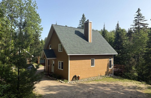 Mauricie Ski Chalet | Magnifique Chalet En Bord De Rivière