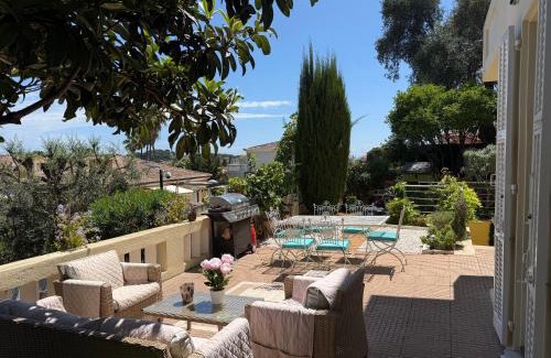 La Celle-sous-Gouzon Apartment | Magnifique studio entier avec terrasse Saint Jean Cap Ferrat