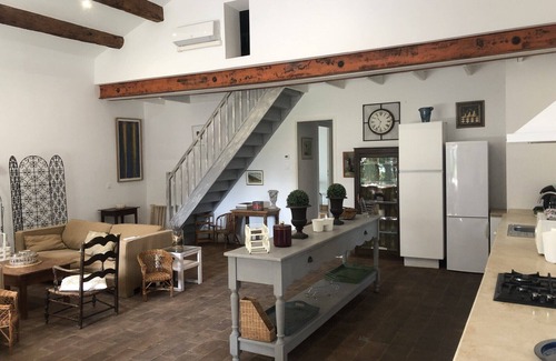 Sarrians House | Magnifique Gîte Pour 6 Personnes, Entièrement Équipé