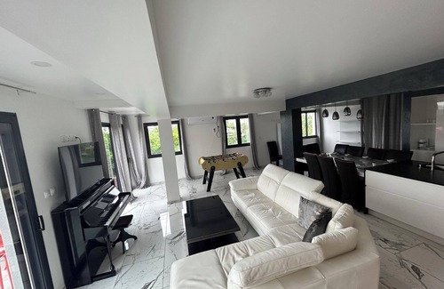 Gleize House | Magnifique Maison Avec Piscine Dans le Beaujolais