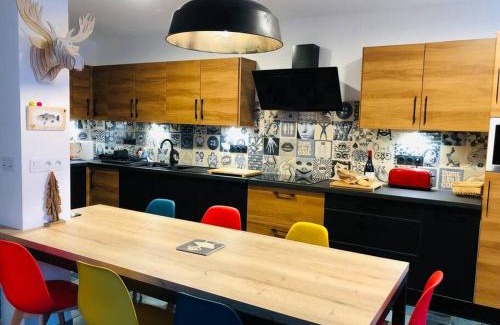 Tarbes Villa | Magnifique maison classée 3 étoiles, 7 chambres, 5 salles de bain, parking privé, Tarbes ville