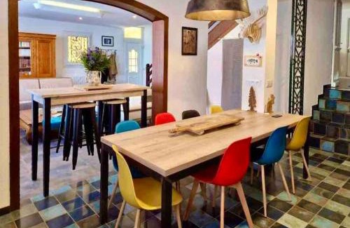 Tarbes Villa | Magnifique maison classée 3 étoiles, 7 chambres, 5 salles de bain, parking privé, Tarbes ville