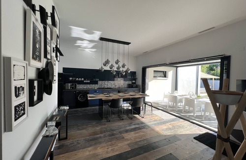 Molleges House | Magnifique Maison Contemporaine Dans Villa Triple