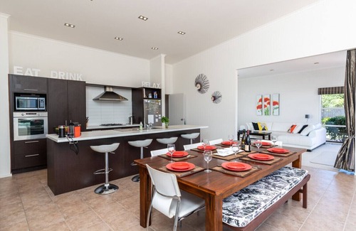 Mangawhai Heads House | Magnifique - Mangawhai Holiday Home