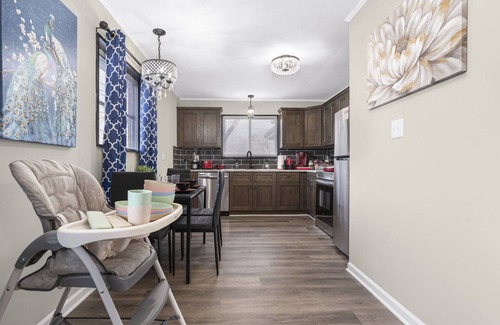 Statesville Apartment | Magnolia "620"- Comfy King Size Bed, Kid Friendly, Over 70 Amenities