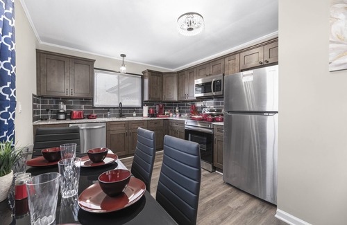 Statesville Apartment | Magnolia "620"- Comfy King Size Bed, Kid Friendly, Over 70 Amenities