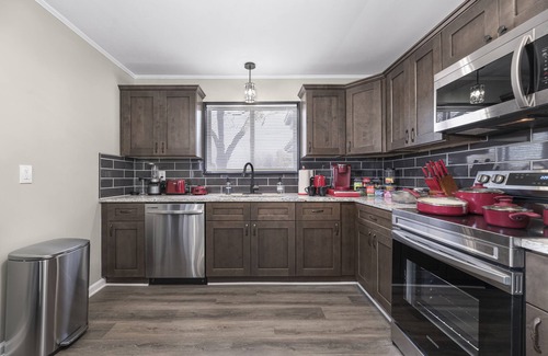 Statesville Apartment | Magnolia "620"- Comfy King Size Bed, Kid Friendly, Over 70 Amenities
