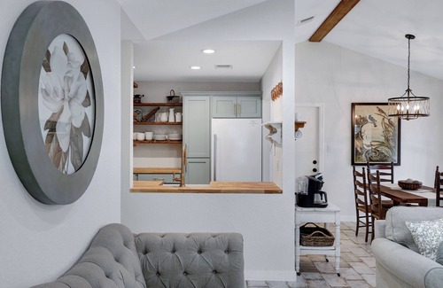Blossoms Park House | Magnolia - A Birdy Vacation Rental