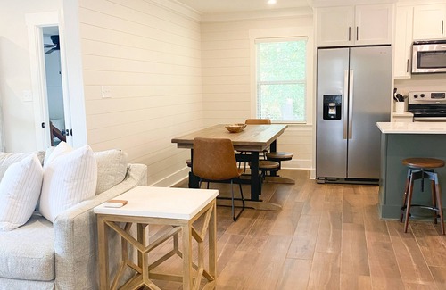 Florence House | Magnolia at The Shoals: Lakefront Home on Wilson Lake