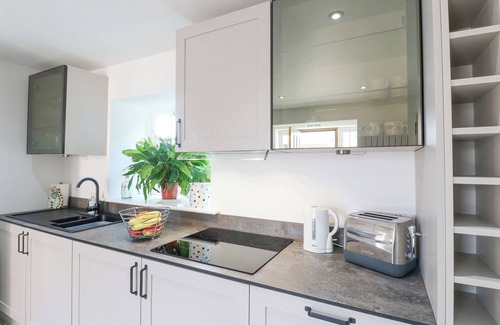 Newark Cottage | MAGNOLIA BARN, family friendly, with a garden in Southwell