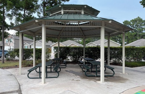 Waller County House | Magnolia Blooms: Spacious 5-BR 3.5 BA, tranquil, vibrant community.