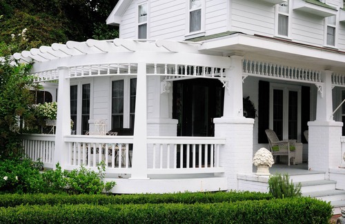 Historic Downtown Manteo Cottage | Magnolia Cottage exquisite private cottage in heart of Old Town Manteo!