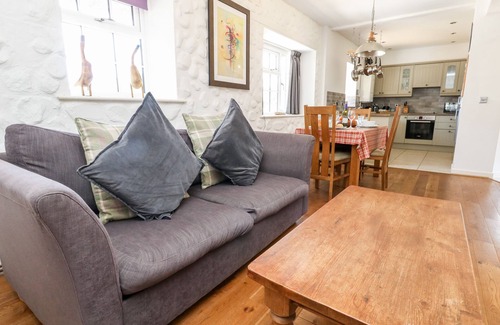 Osmington Mills Cottage | MAGNOLIA COTTAGE OSMINGTON, pet friendly in Osmington