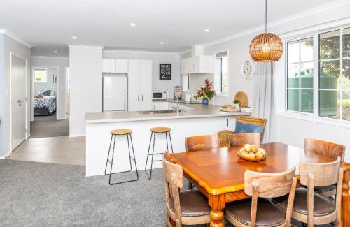 Whatawhata Villa | Magnolia Cottage Whatawhata
