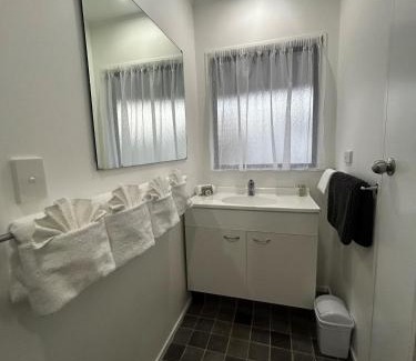 Waiotahi Hotel | Magnolia Court Motel