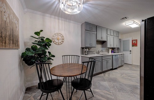 Willow Meadows/Willowbend Area House | Magnolia duplex