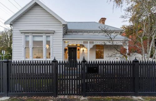Ballarat House | Magnolia Haven - Victorian Charm in Ballarat Central