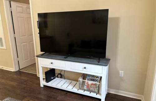 Tupelo Apartment | Magnolia Hideaway 1BD-1BA - Gym, Pool, BBQ Grill