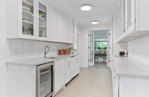 Barracks Rugby House | Magnolia Hill | 4 Bed, 3.5 Bath