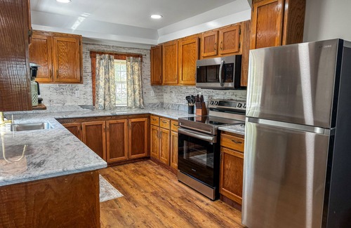 Elberta House | Magnolia House - A Pet Friendly Working Farm