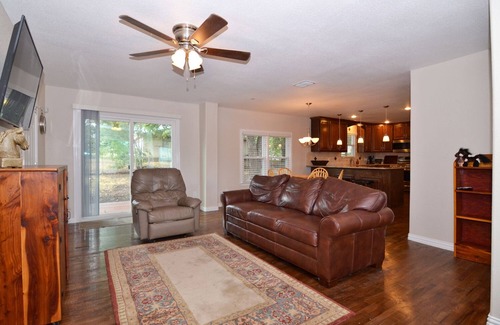 Allen House | Magnolia House - Furnished Monthly Rental in Allen, TX!
