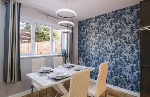 Caversham House | Magnolia House