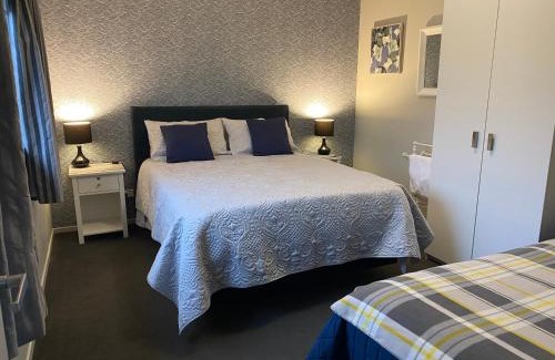 Ohangai Apartment | Magnolia Lane 2 bdrm, 4 bed, Guest House