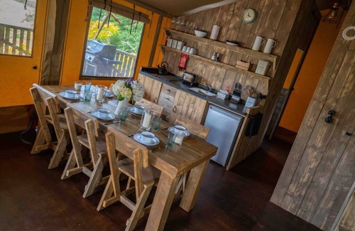 Kingsbridge Cabin | Magnolia Lodge @ Lower Coombe Royal with Hot Tub