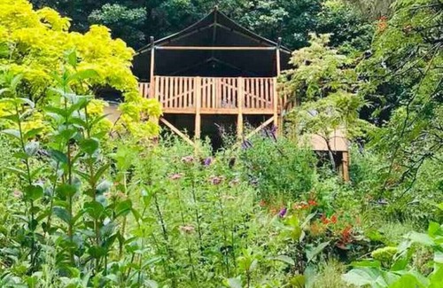 Kingsbridge Cabin | Magnolia Lodge @ Lower Coombe Royal with Hot Tub