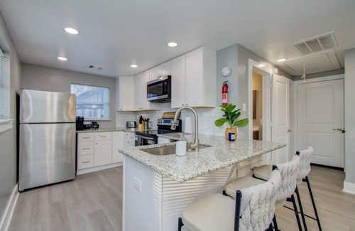 Greater East End House | Magnolia Park Urban Retreat - 2-BD/1-BA with Yard