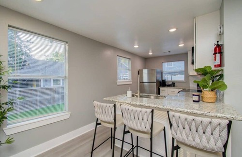 Greater East End House | Magnolia Park Urban Retreat - 2-BD/1-BA with Yard